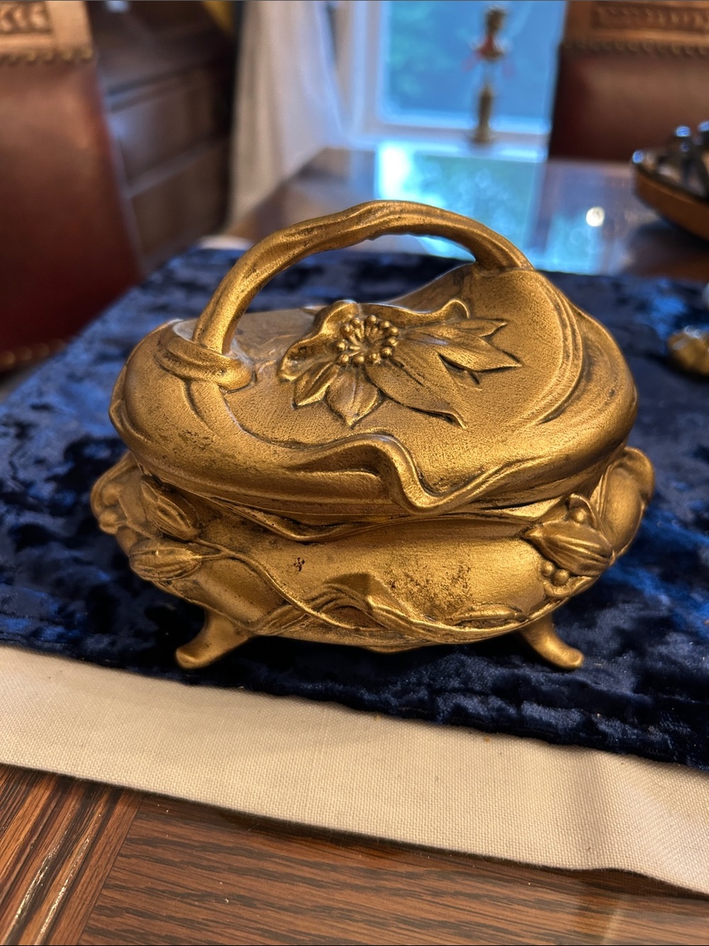 Vintage jewelry casket  with Handle
Art Nouveau piece